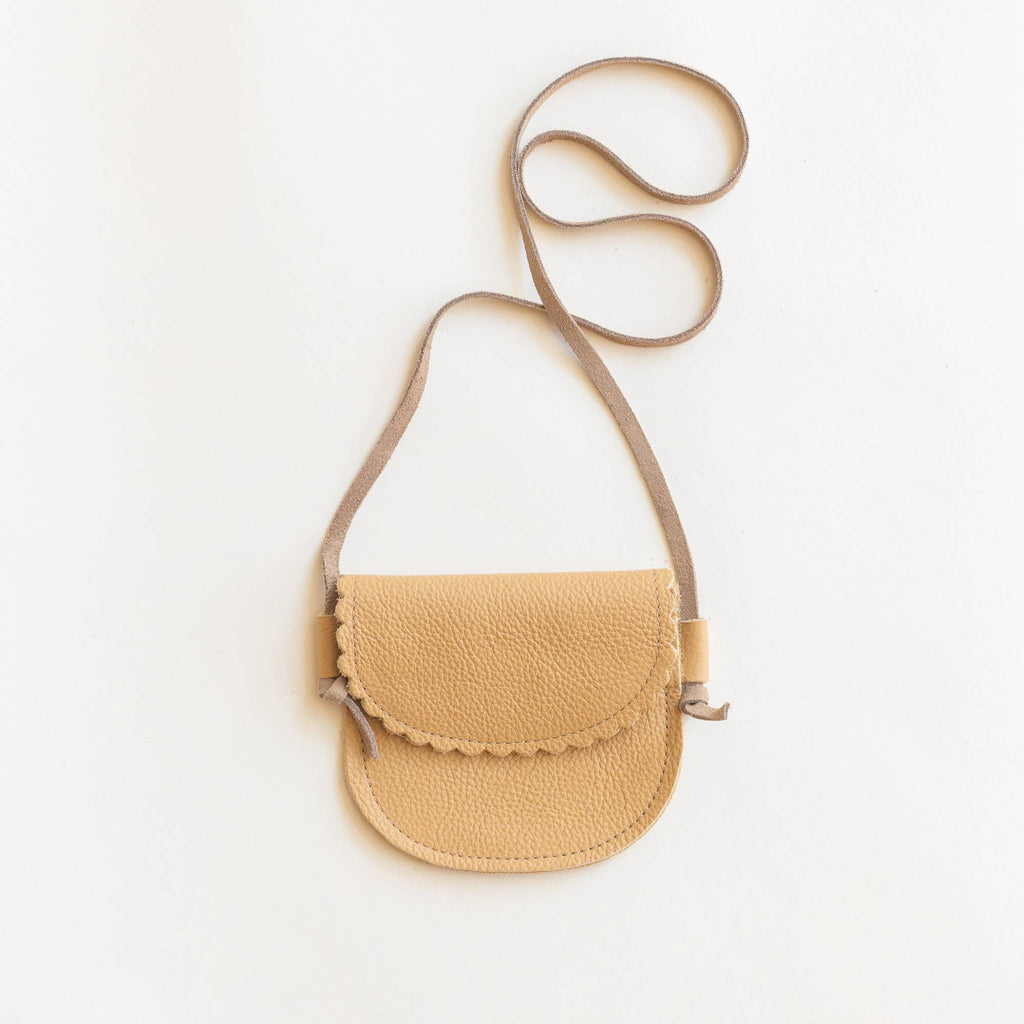Little Girl Scalloped Leather Purse in Latte