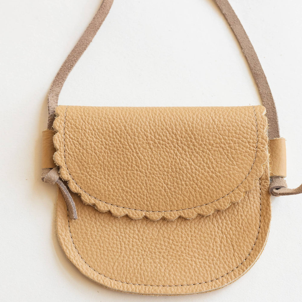 Little Girl Scalloped Leather Purse in Latte