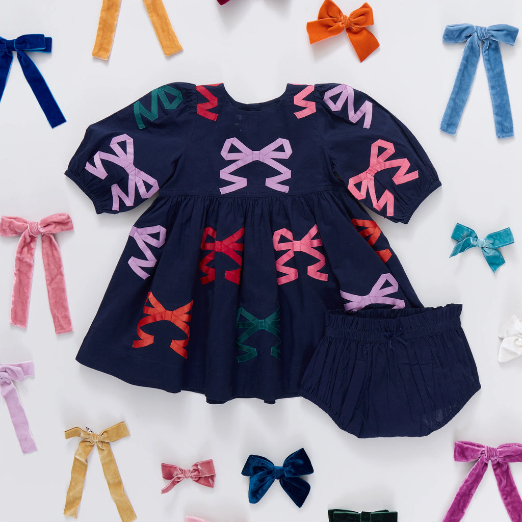 Baby Girls Bow Applique Brooek Dress Set